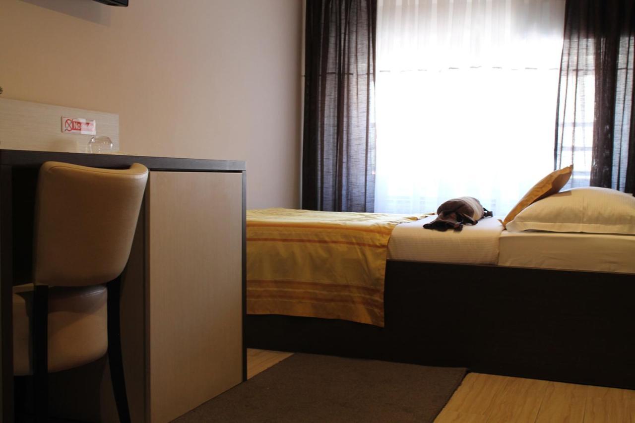 Motel Korzo Bihac Bagian luar foto