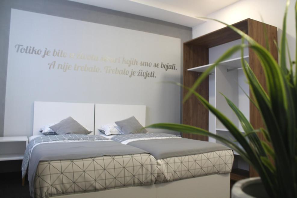 Motel Korzo Bihac Bagian luar foto